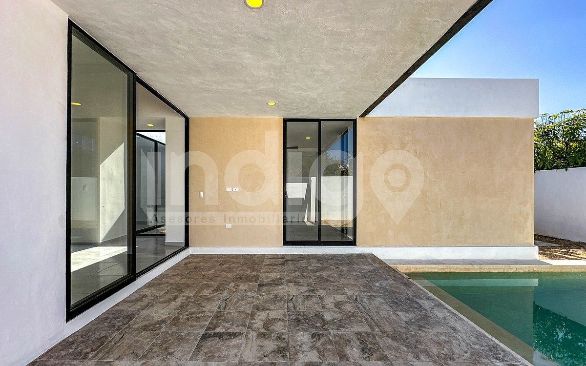 32 de 49: Terraza Posterior Techada