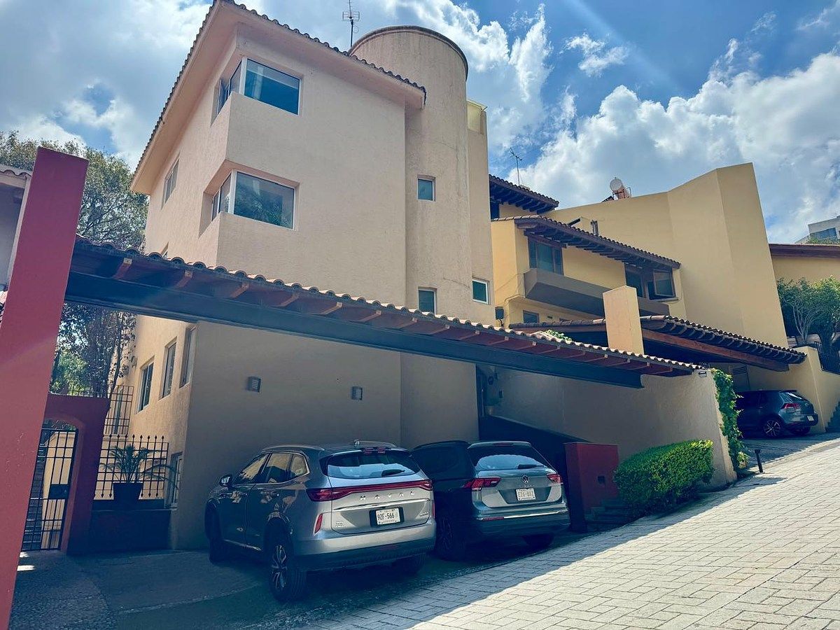 1 de 23: fachada principal