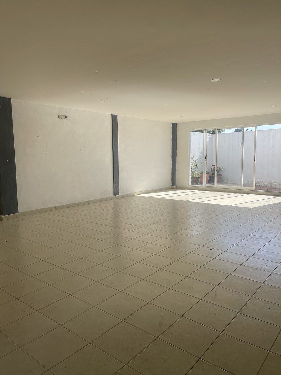 17 de 17: Salón de usos Múltiples