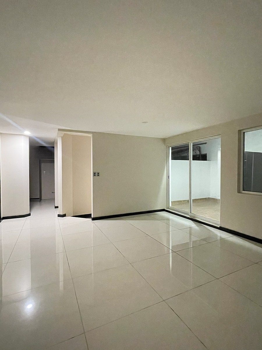 6 de 17: Estancia con terraza