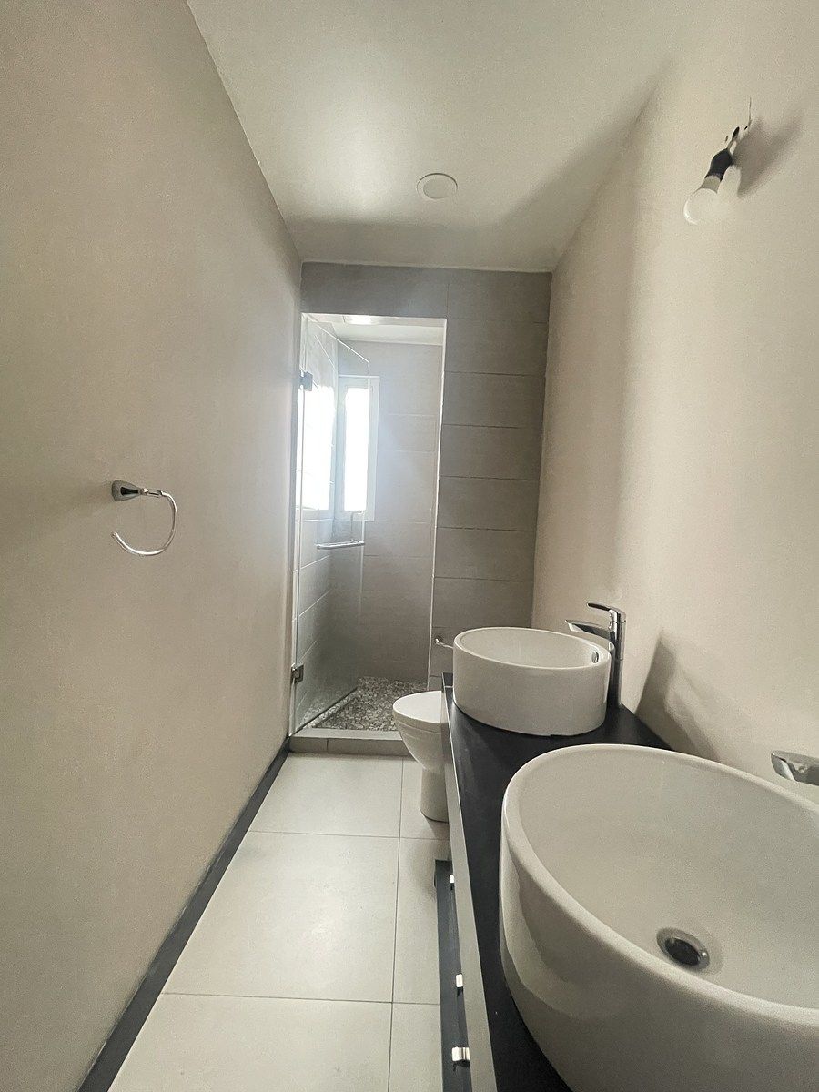 10 de 17: Baño Rec 1 integrado