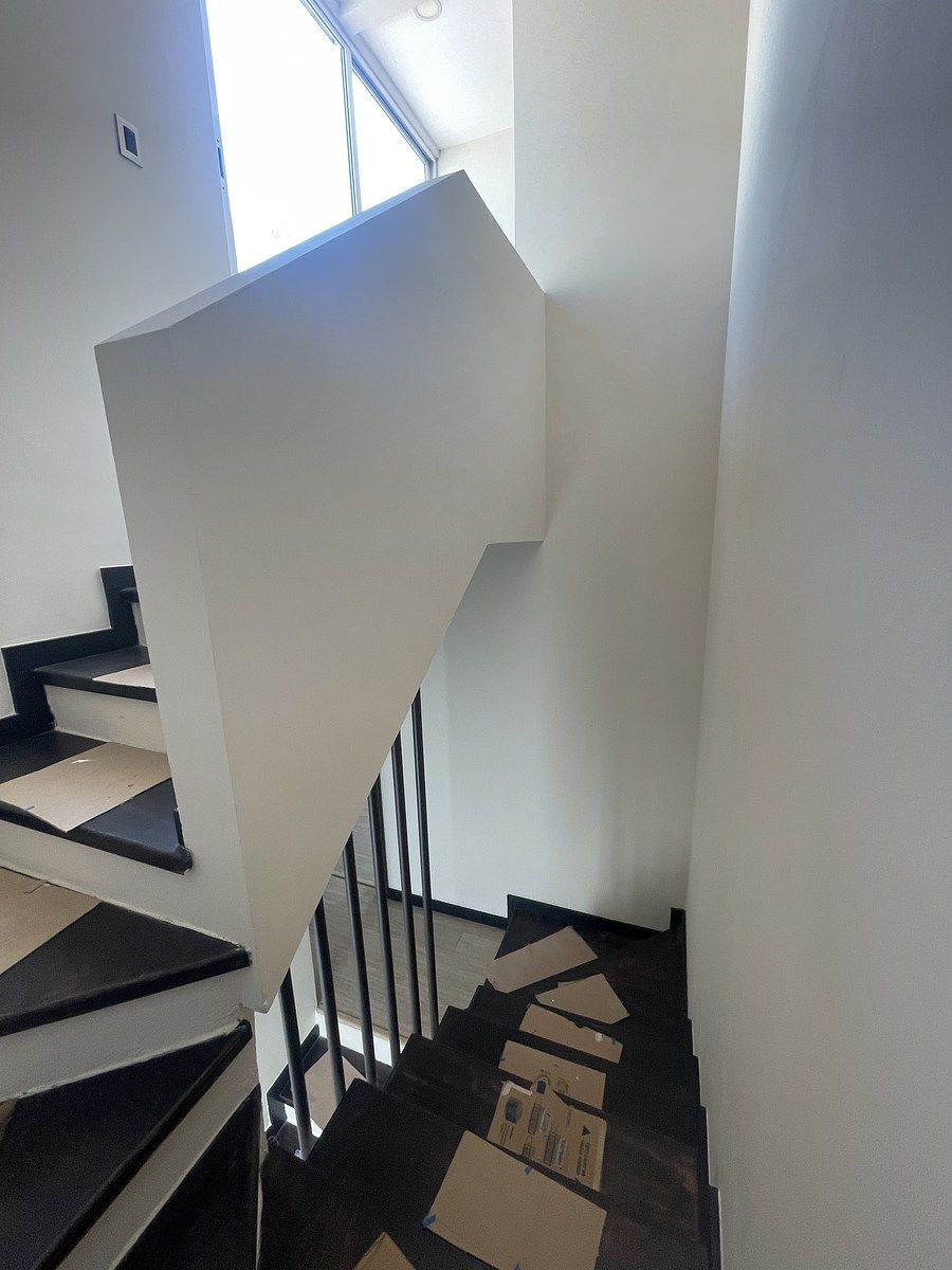 13 de 17: Escaleras centrales