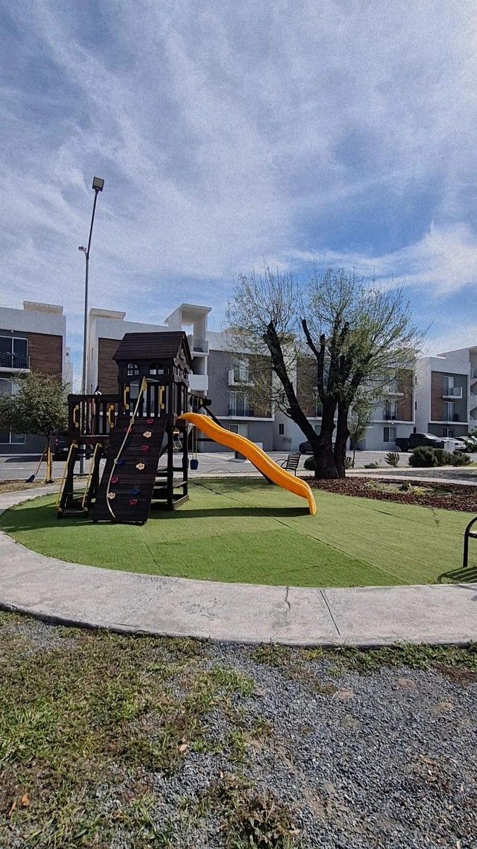 11 de 15: AREA DE JUEGOS