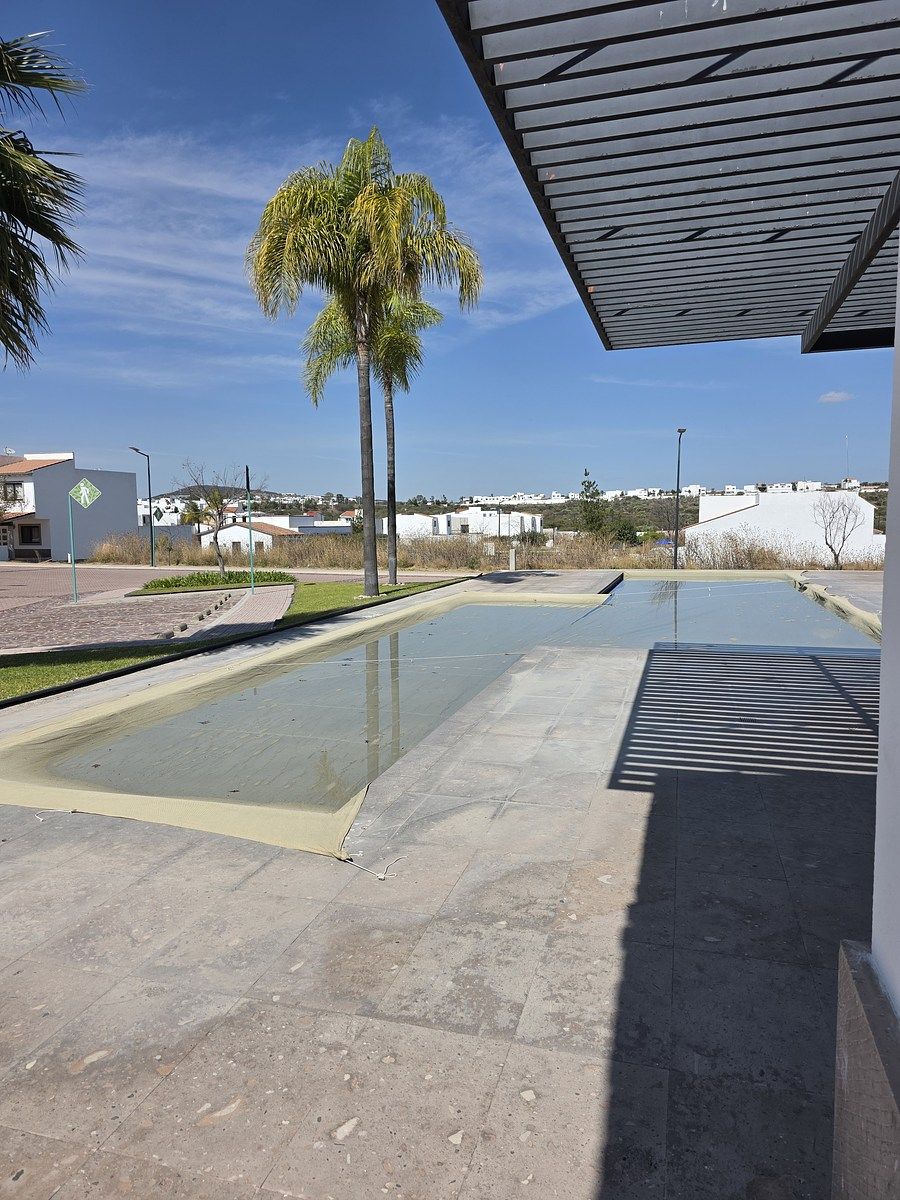 31 de 33: alberca cubierta