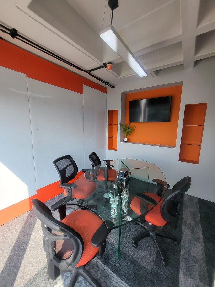 3 de 27: Sala de Juntas