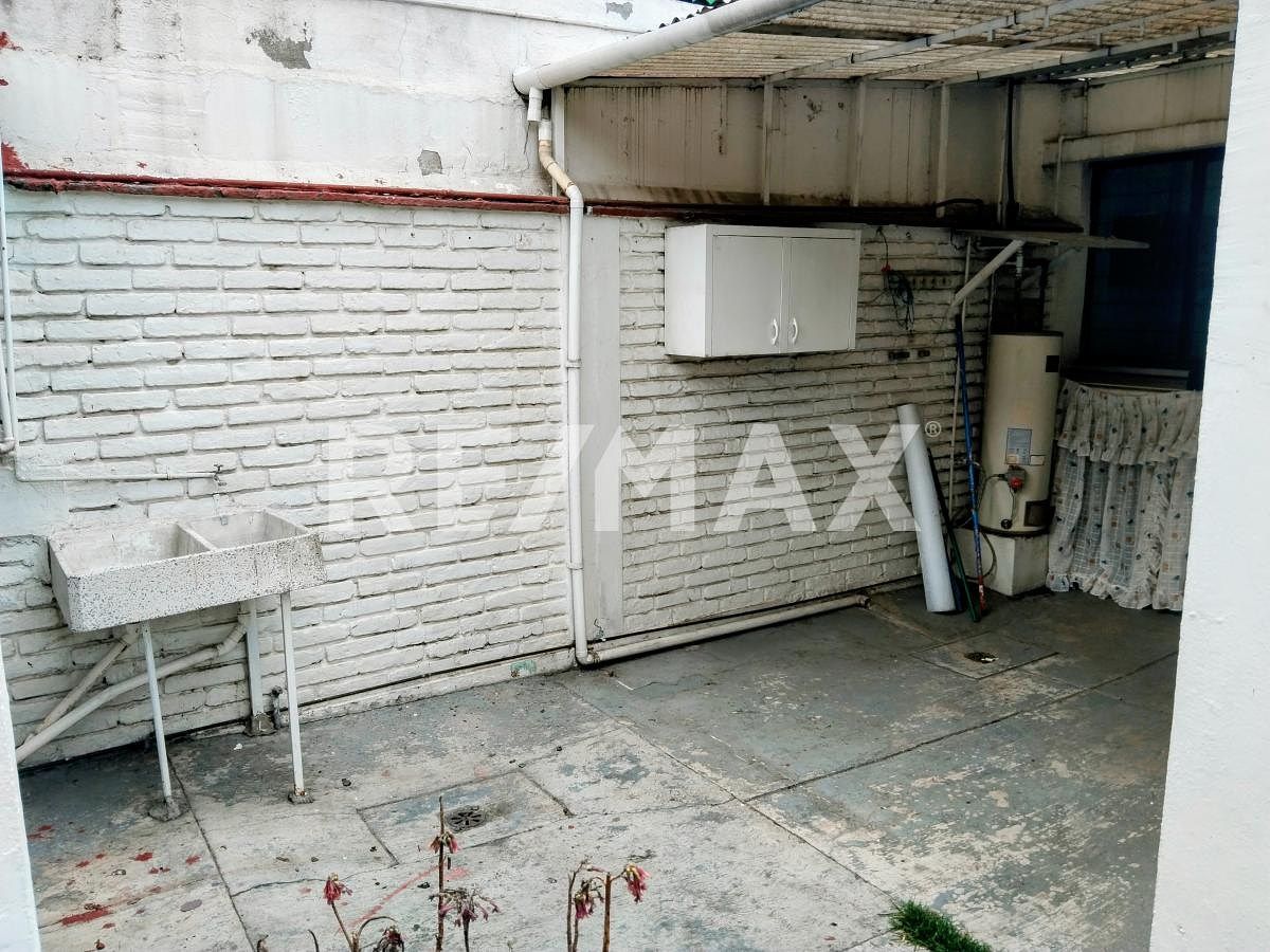 13 de 23: patio de servicio