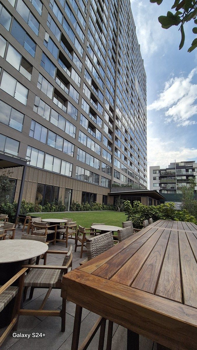 5 de 37: Vista jardín y eduficio