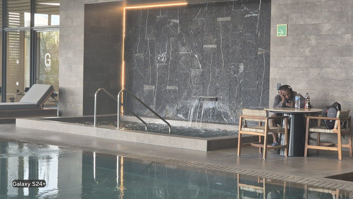 15 de 37: Fuente de la alberca