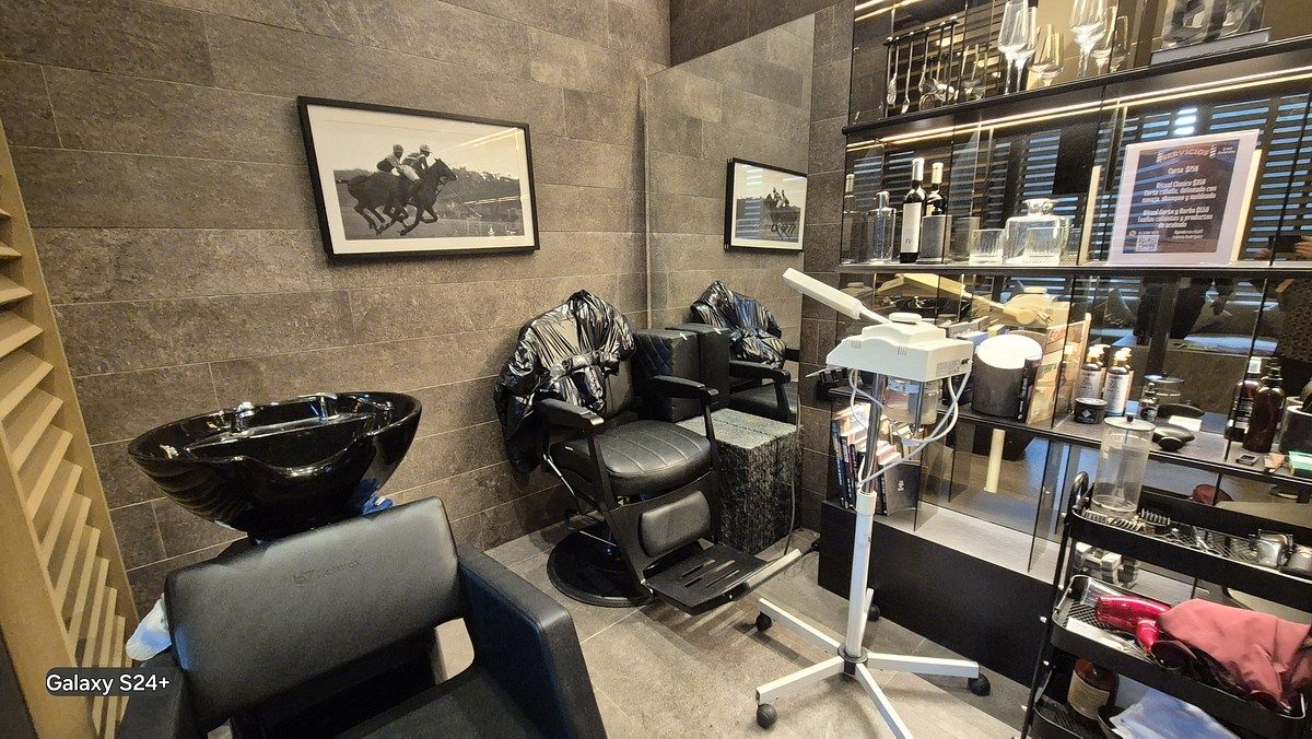 18 de 37: Esterica /barbería