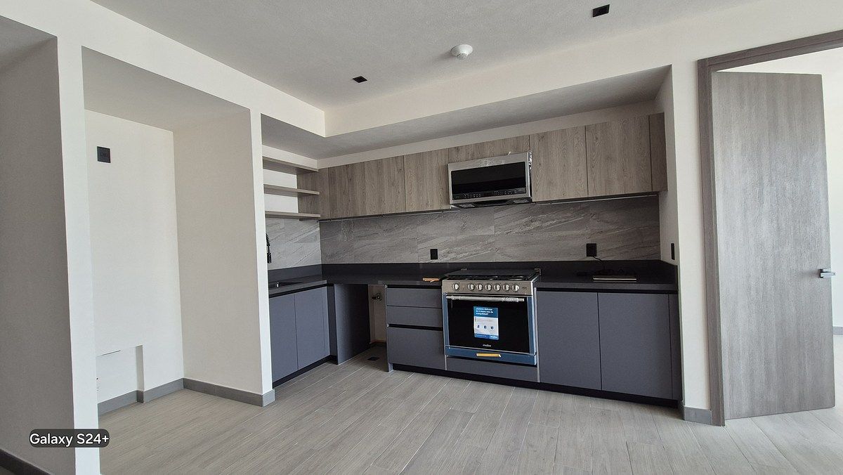 27 de 37: Cocina integral , estufa y horno