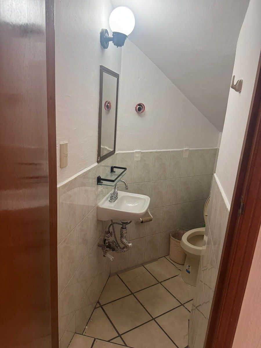 6 de 10: Medio Baño