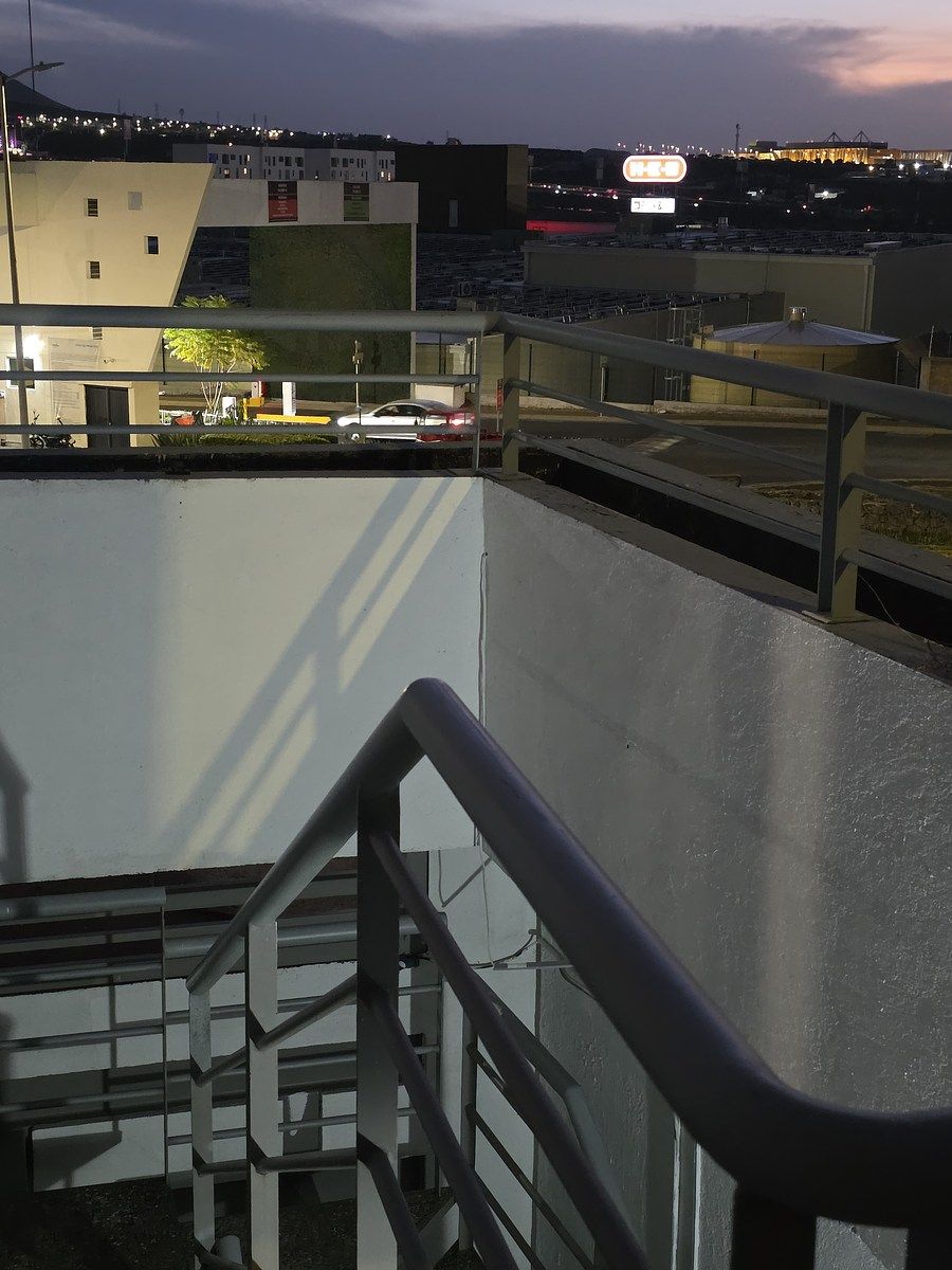 6 de 17: ACCESO PEATONAL