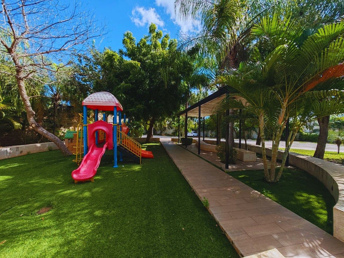 37 de 42: parque infantil area social