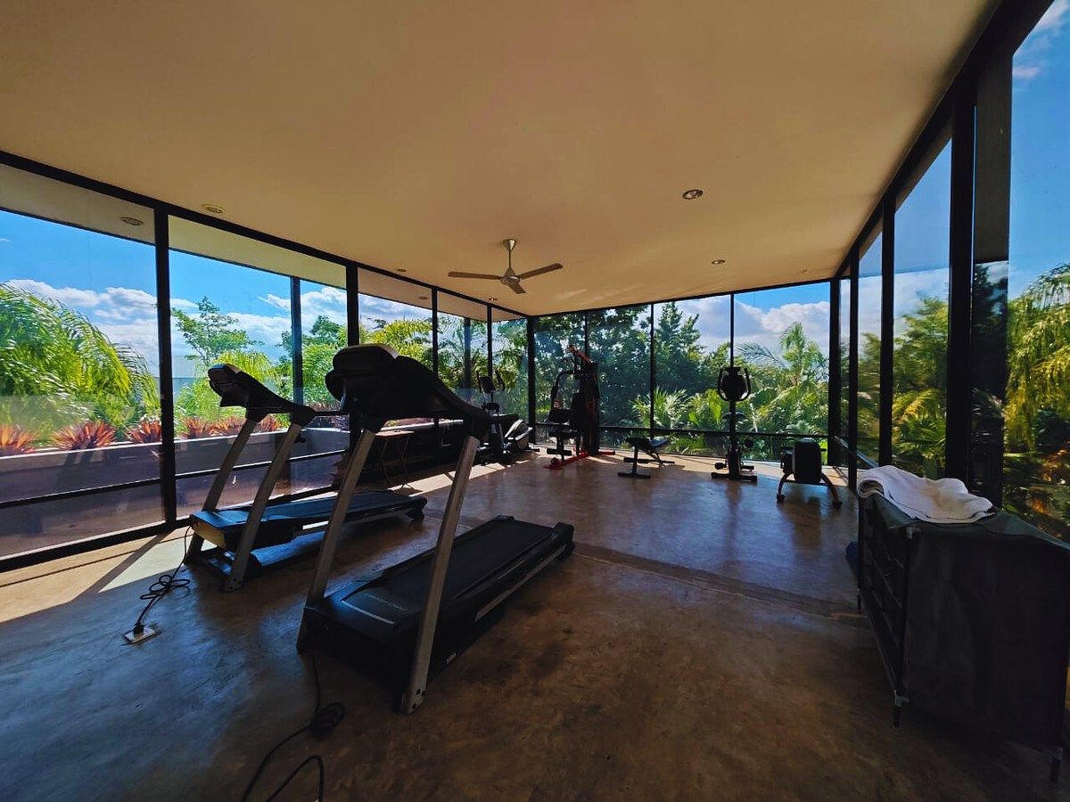 39 de 42: gym area social