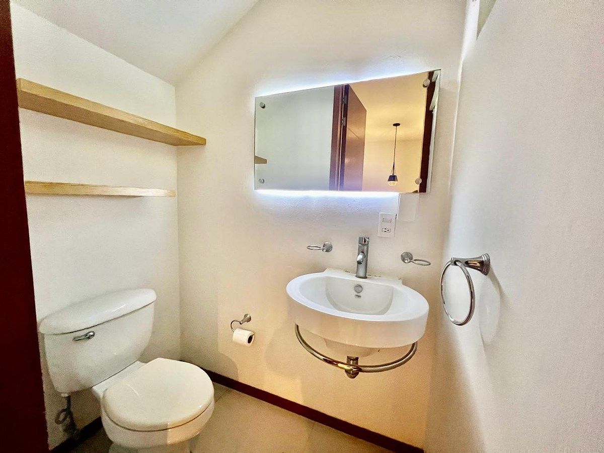 8 de 19: 1/2 baño (1 nivel)