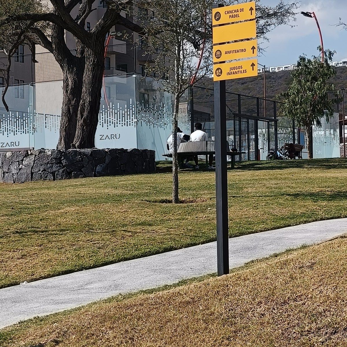 36 de 48: cancha de padel