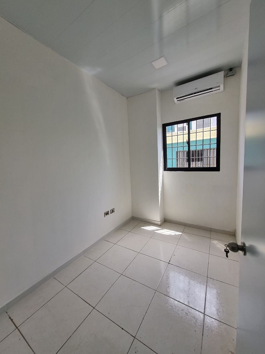 Oficina en Buenos Aires del Mirador, Santo Domingo Centro (Distrito Nacional), foto 6 de 7
