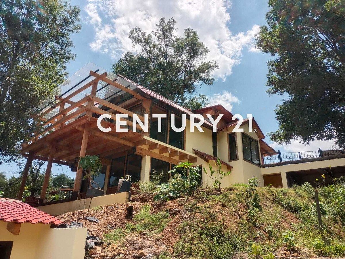 CASA EN RENTA EN EL CASTELLANO, VALLE DE BRAVO, CON BUNGALOW, foto 1 de 17