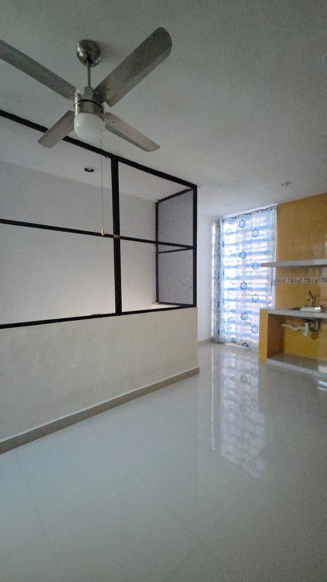 15 de 19: habitacion independiente con baño completo y meseta cocina