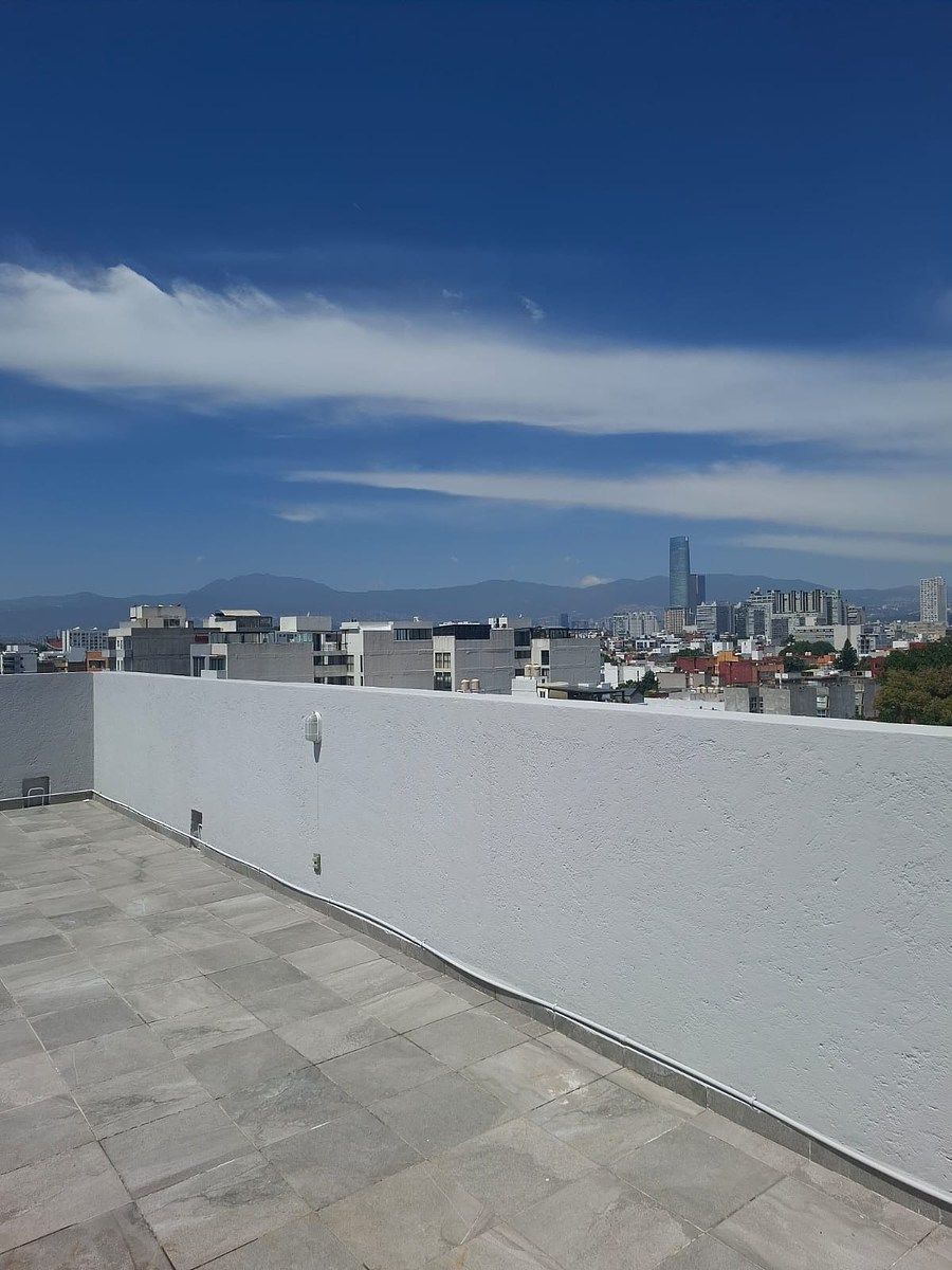 2 of 17: Roof privado