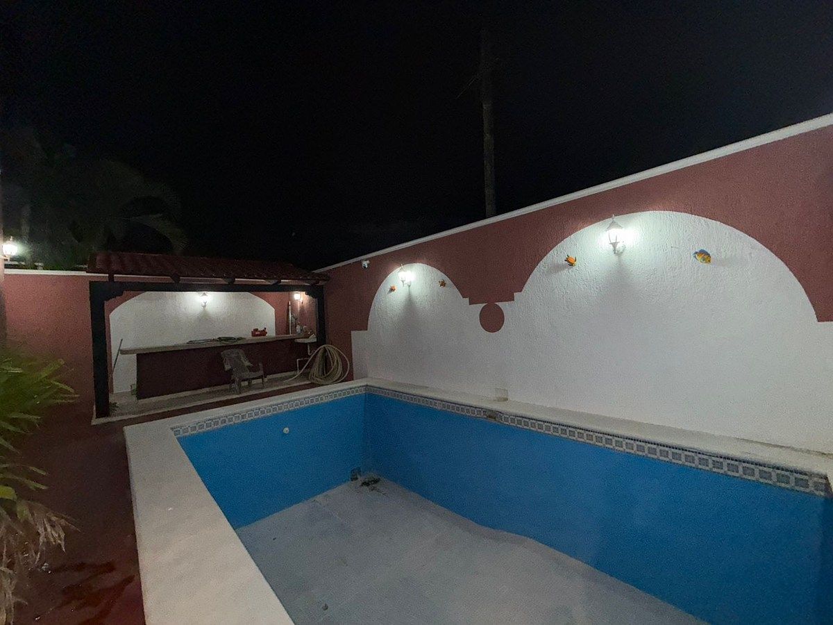 Casa en venta en Jardines del Norte, Mérida | Esquina con piscina | Zona norte - foto 2