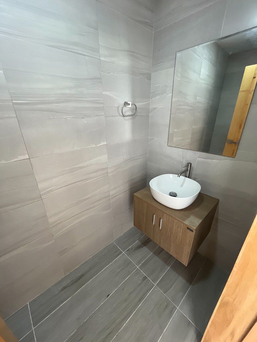 3 de 15: Medio baño de visitas