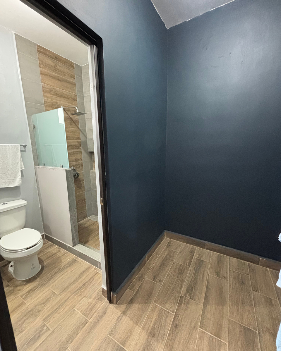 25 of 35: Baño - vestidor recámara principal