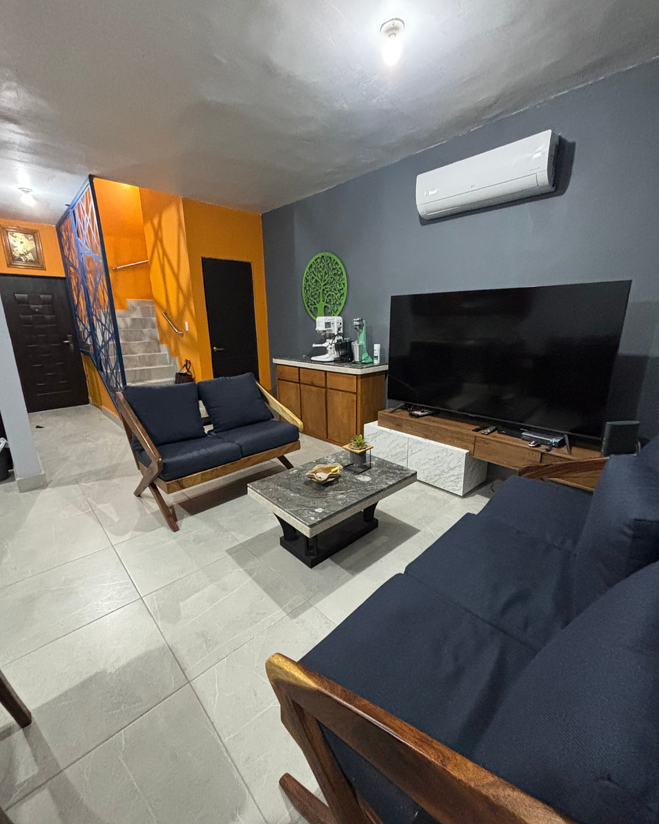 5 of 35: Entrada - escalera - Sala