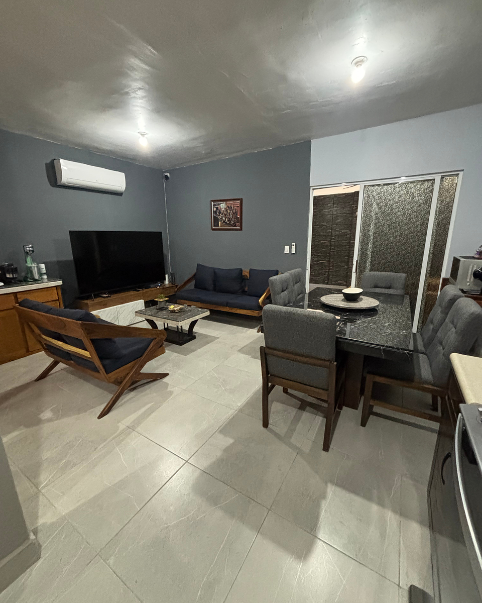 7 of 35: Sala - comedor