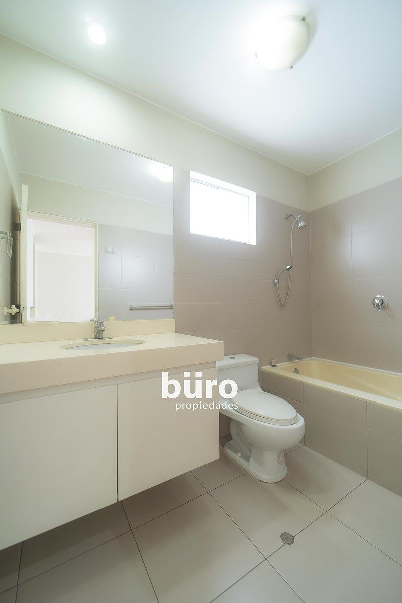 18 de 28: Baño del segundo dormitorio