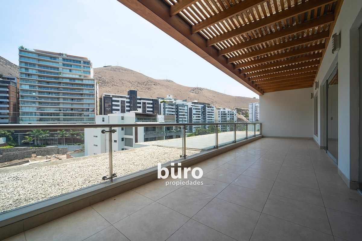 12 de 28: Terraza del segundo piso