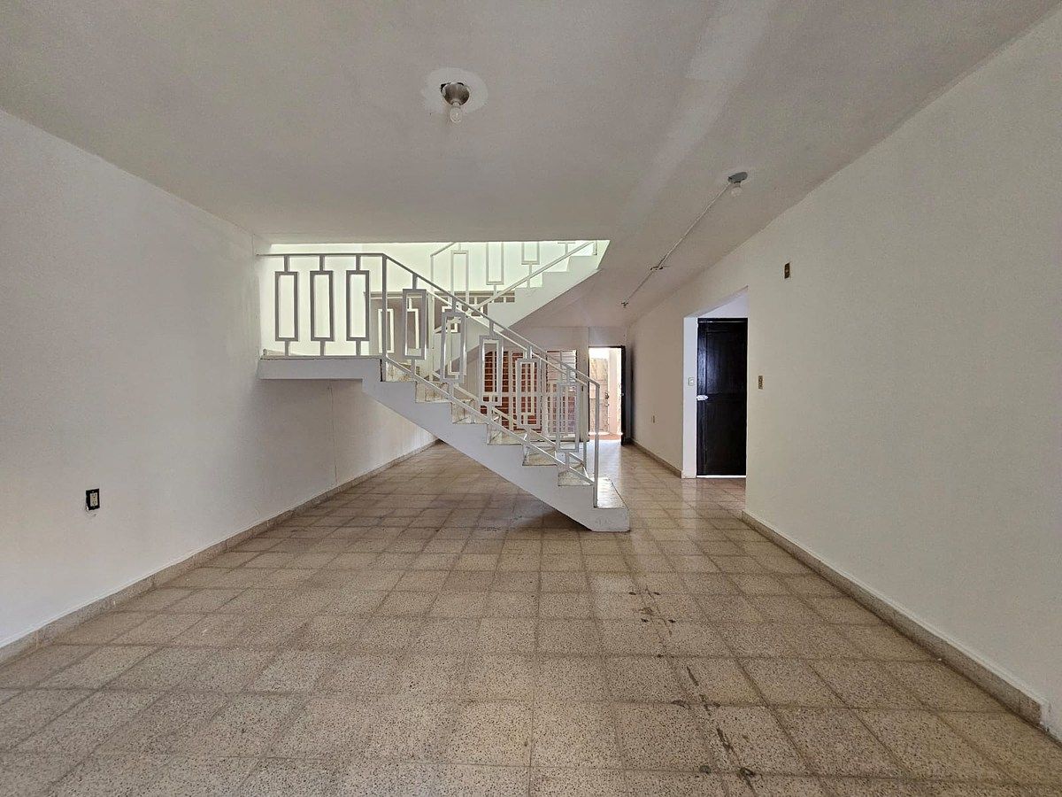 7 of 26: espacio de sala y comedor