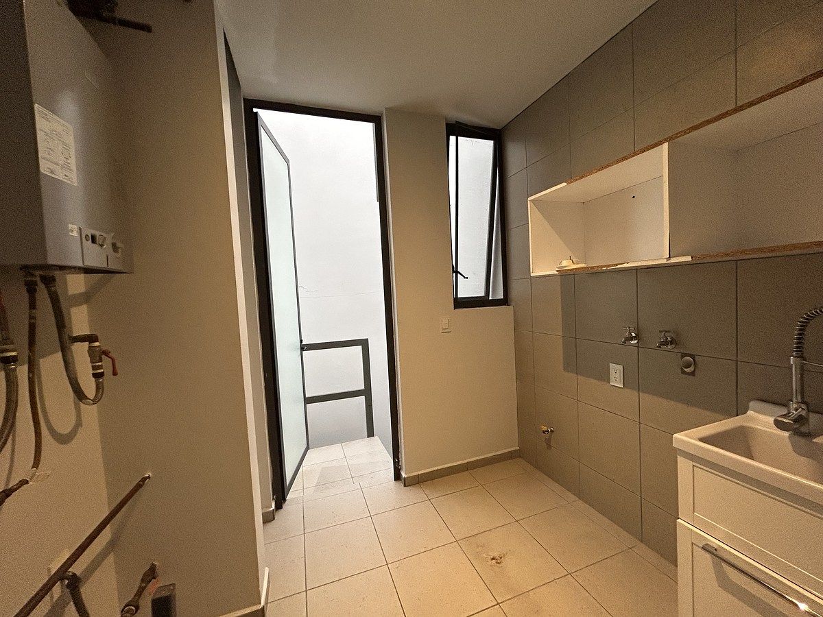 19 of 40: Cuarto de lavado