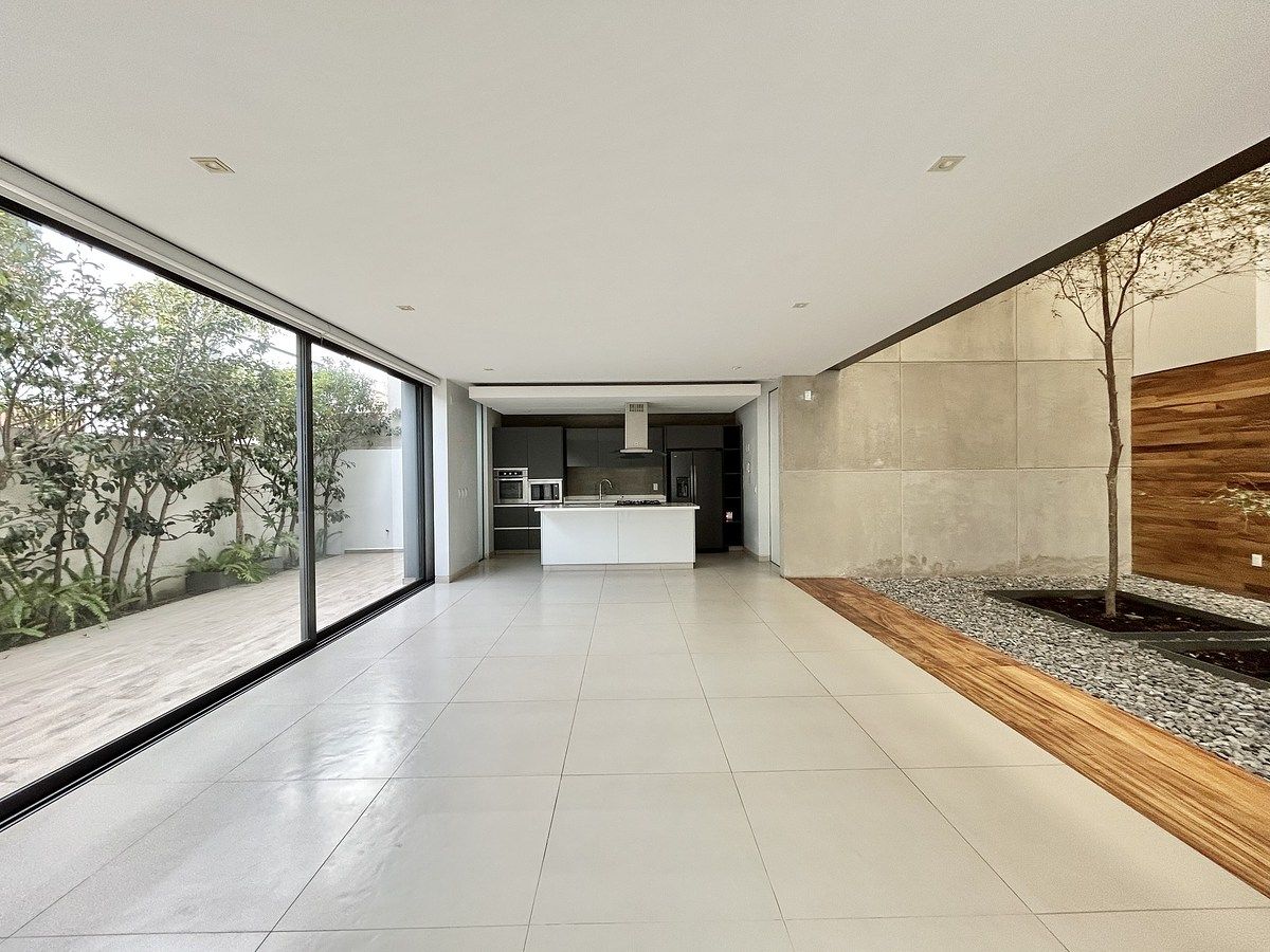 11 of 40: Sala, Comedor, Cocina