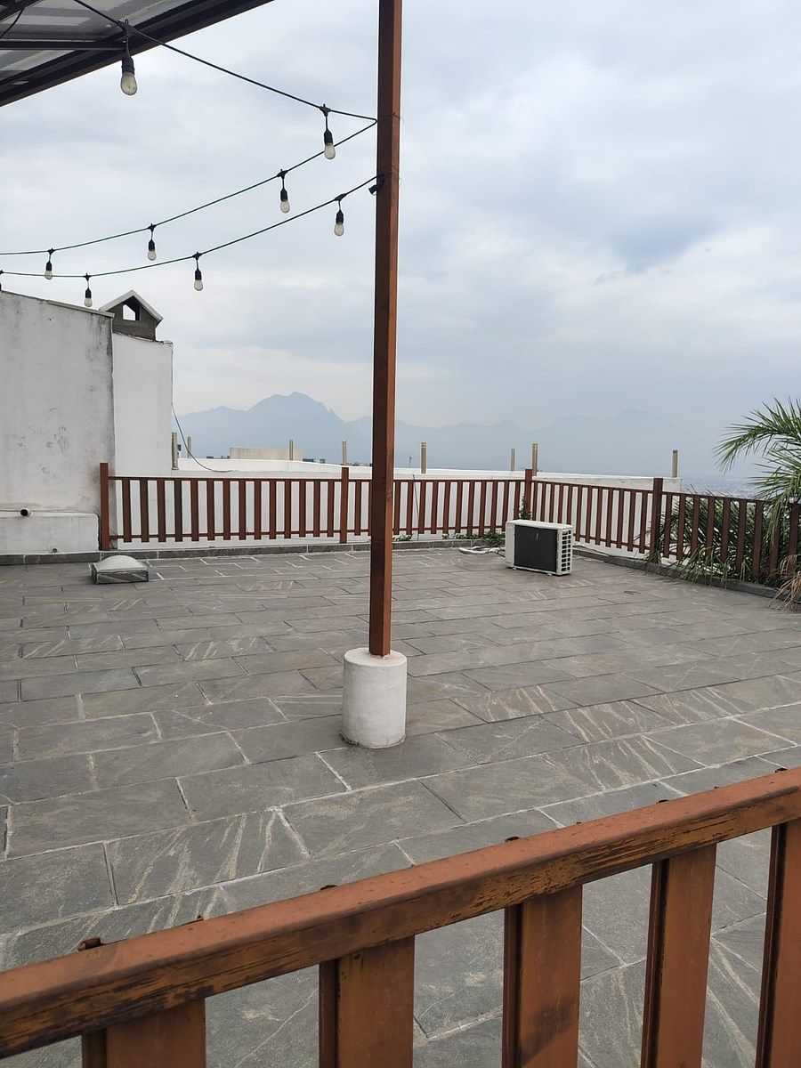 26 de 31: terraza en tercer nivel