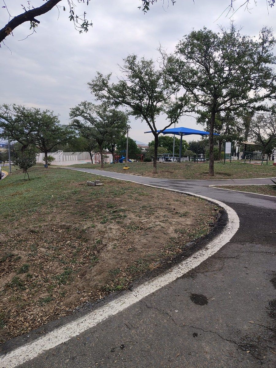 27 de 31: parque dentro de la privada.