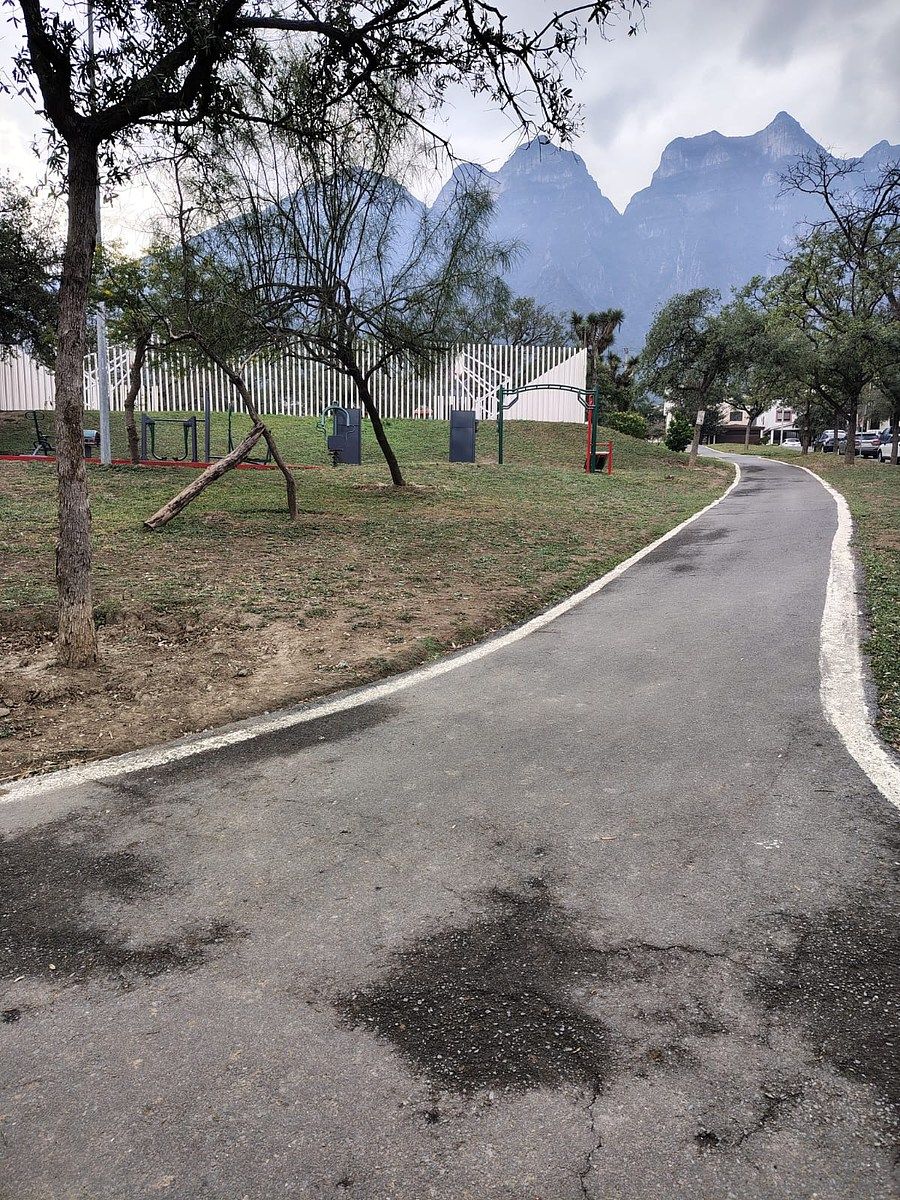 26 de 28: parque dentro de la privada.