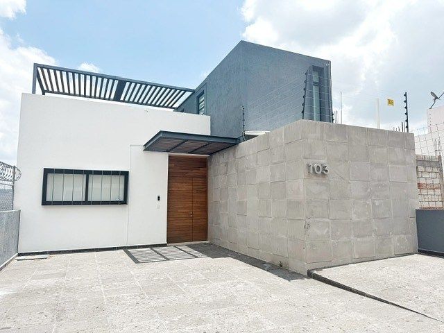 CASA DE 4 NIVELES EN CUMBRES DEL LAGO, foto 1 de 18