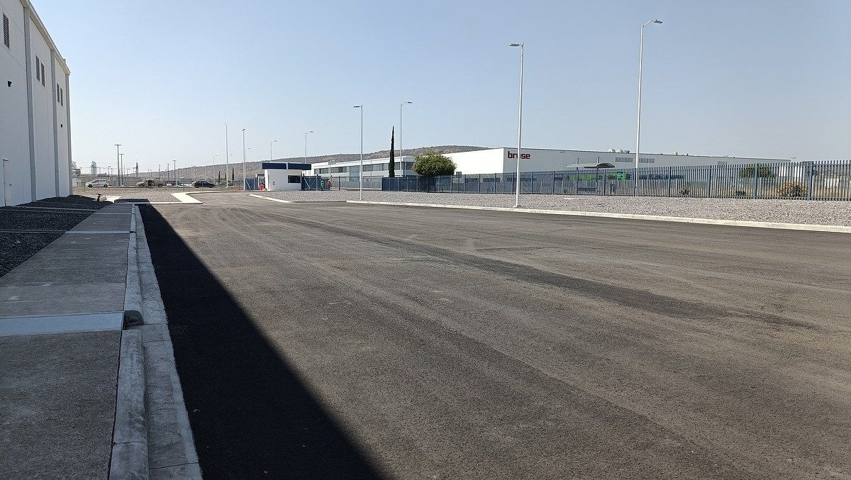 7 de 14: ESTACIONAMIENTO