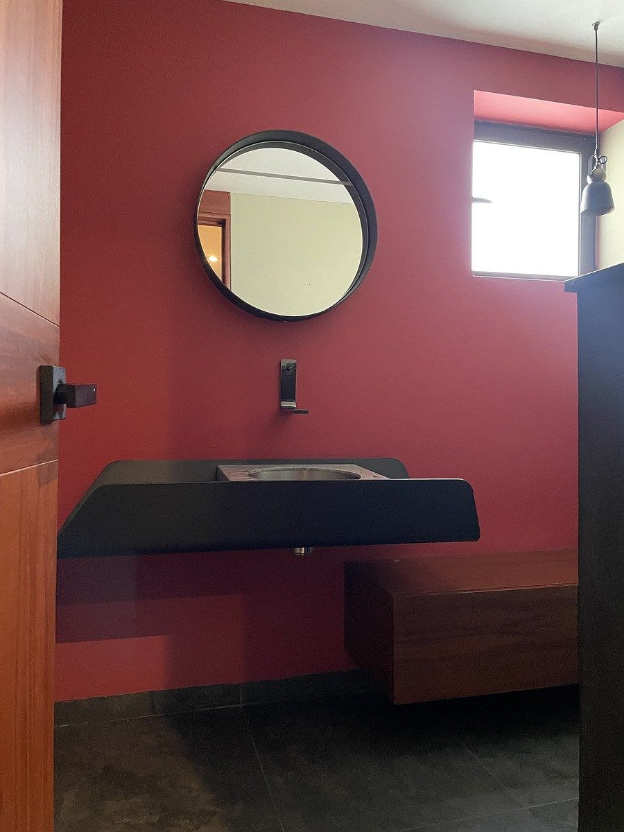 6 de 49: Medio baño/visitas