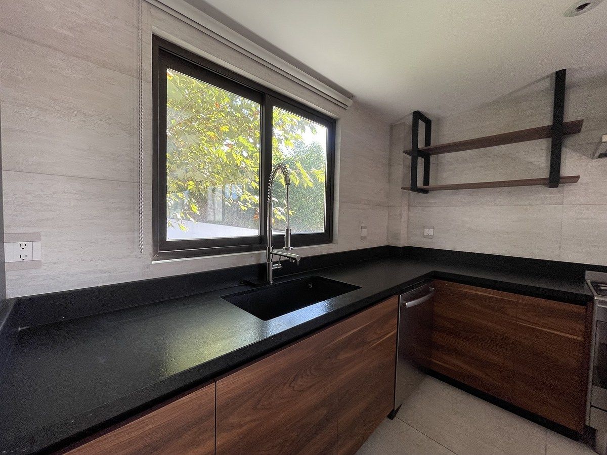 19 de 49: Tarja de una tina