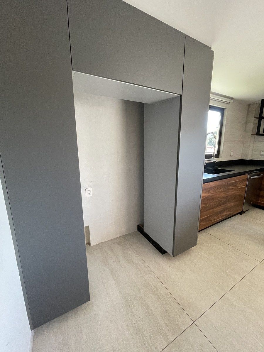 20 de 49: Espacio para refrigerador