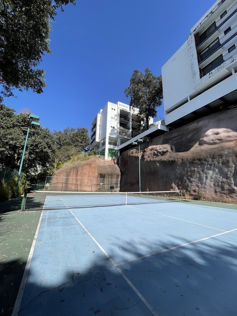 47 de 49: Cancha de tenis