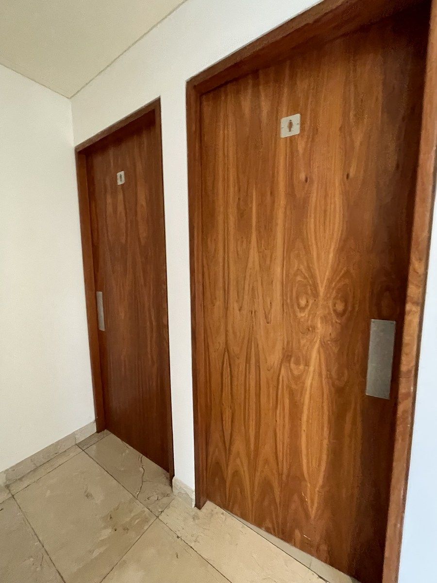 41 de 49: Baños para damas y caballeros