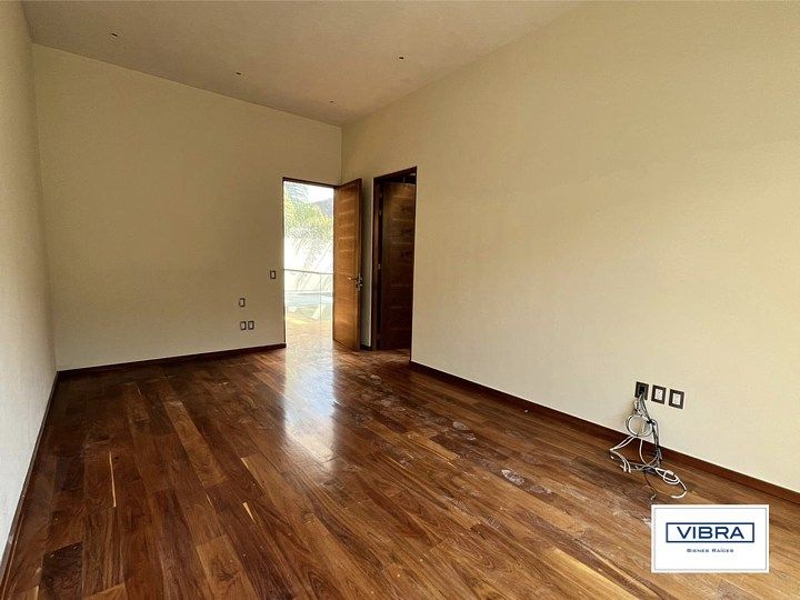 35 of 47: Vista desde el balcón de rec. sec.