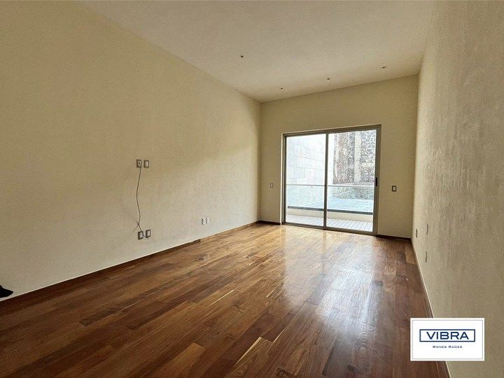 42 of 47: 4ta Recámara