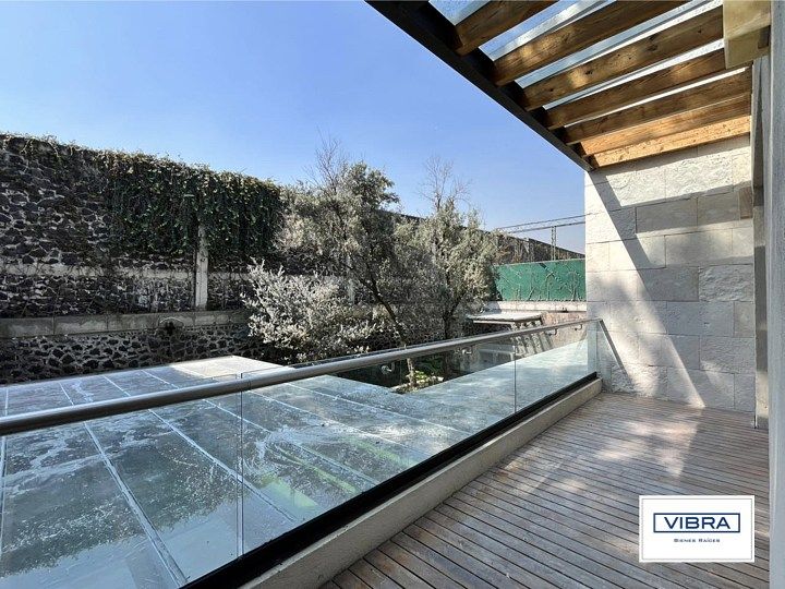 44 of 47: Balcón de 4ta rec.