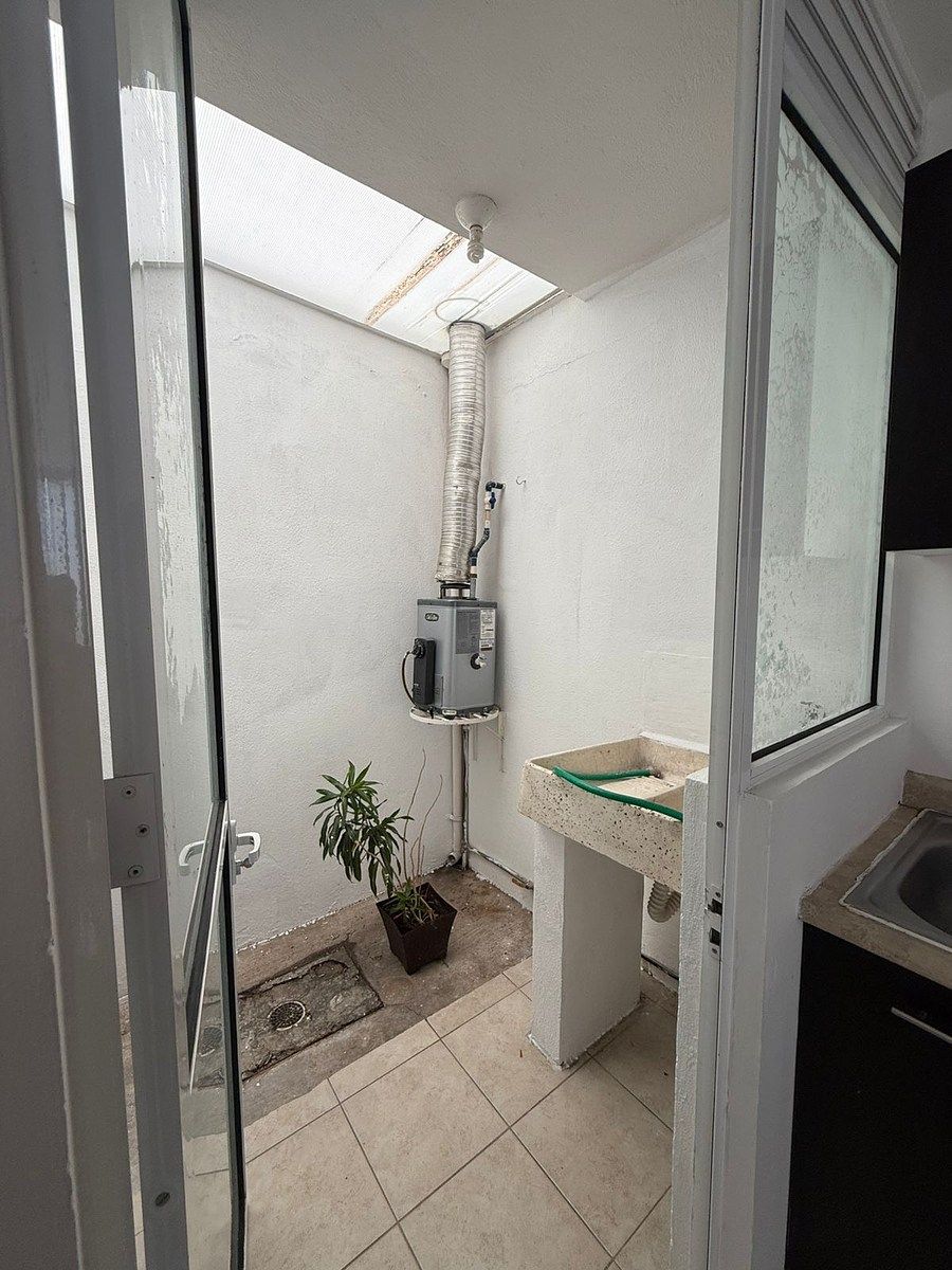 8 of 19: Área de lavado