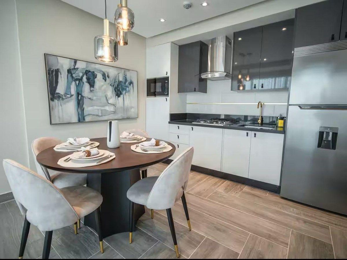 2 de 17: COMEDOR- COCINA