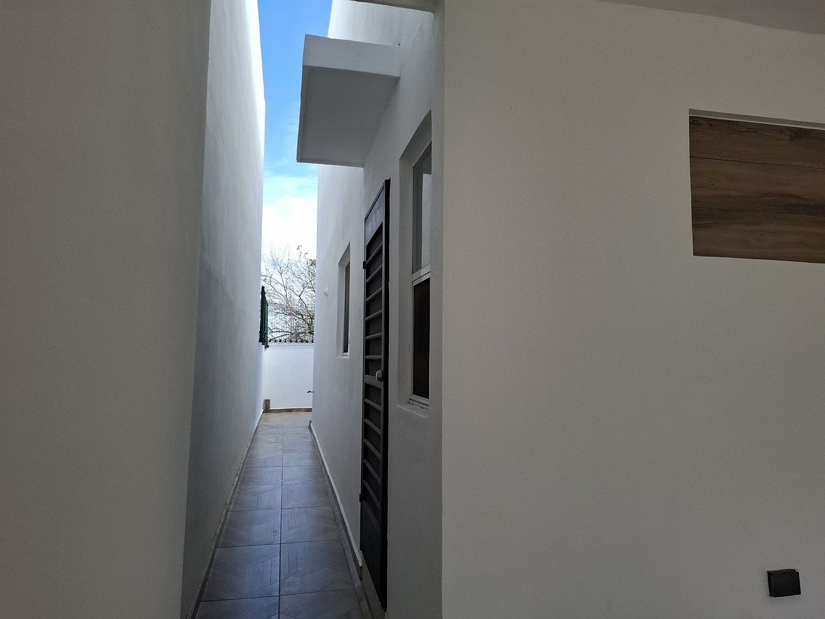 3 de 19: Pasillo Lateral